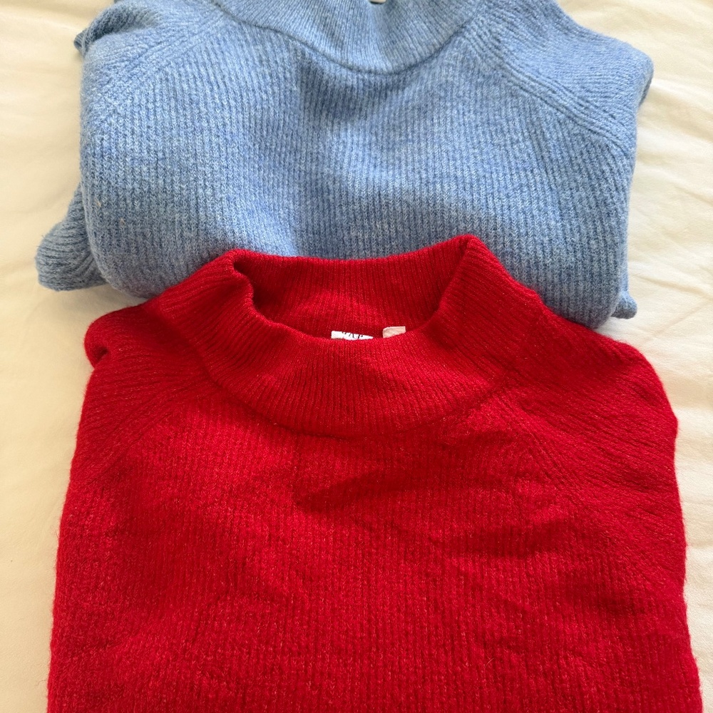 Gap sweaters - image 1